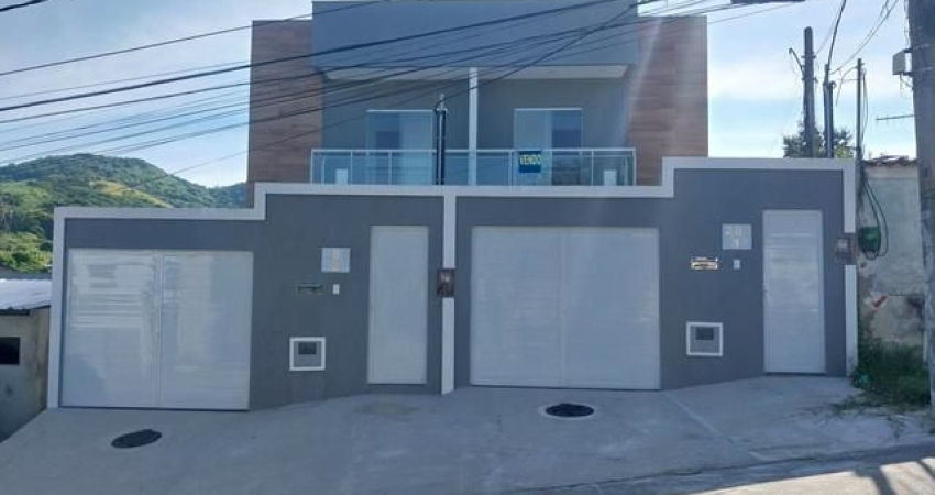 Linda casa NOVA duplex com duas Suítes e área Gourmet – Rua André Temudo.