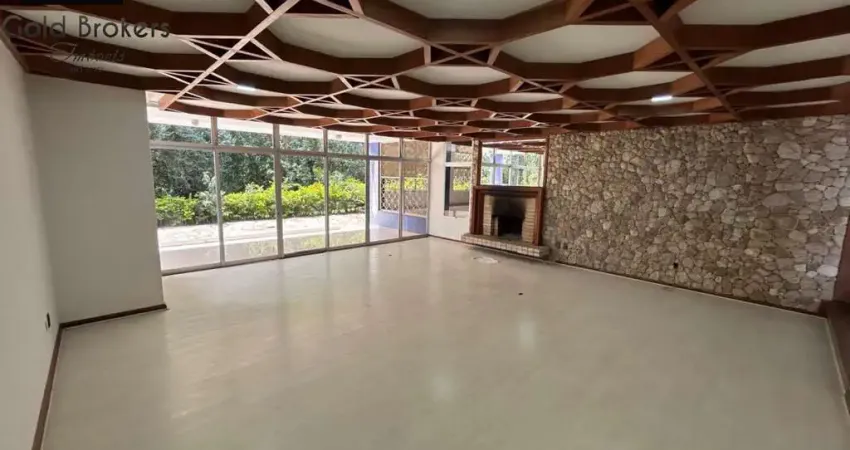 CASA COM 1000 M² DE ÁREA CONSTRUÍDA E 4 SUÍTES NO CONDOMÍNIO TEREZA CRISTINA NO MEDEIROS EM JUNDIAÍ-SP