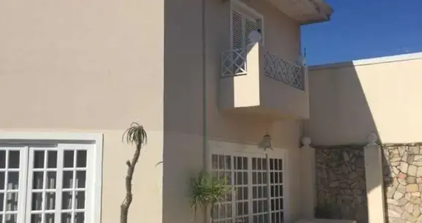 Casa de 412 m² de área construída com 3 suítes no jardim samambaia em jundiaí - sp