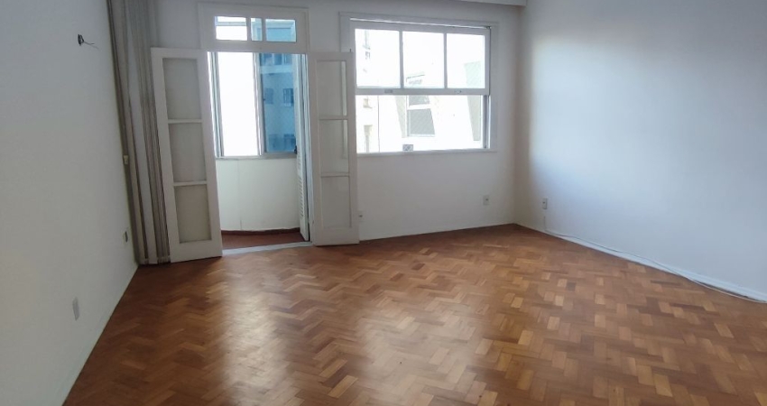 Vende-se  Apartamento 3 quartos no Flamengo -RJ
