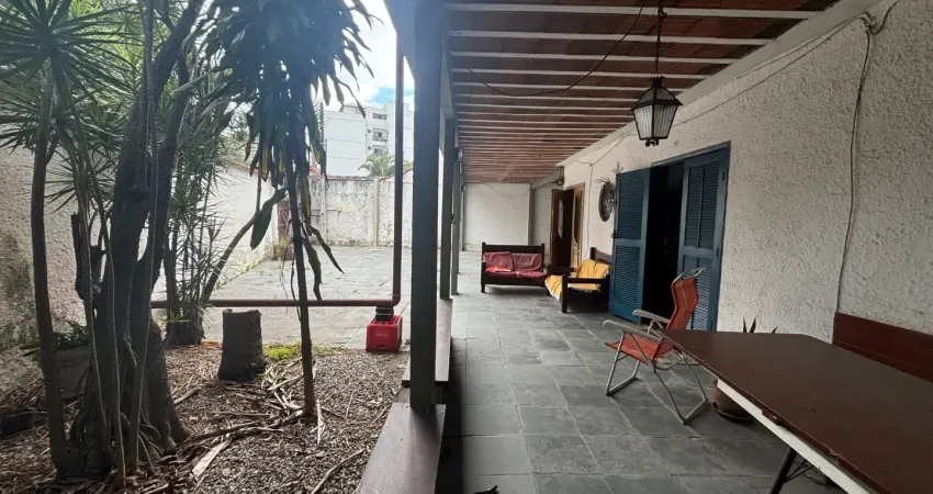 Casa duplex 4 quartos terreno arvores frutiferas garagem proximo praia