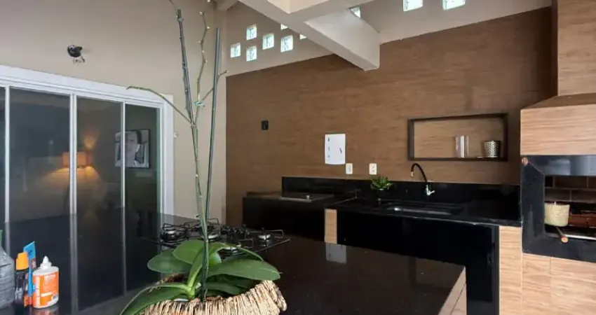 Casa de Condomínio com 4 Quartos para alugar, 270m² - Recreio Dos Bandeirantes