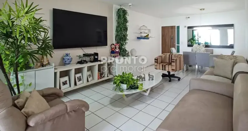 Apartamento com 105,70m² de área construída, com excelente localização no bairro de Boa Viagem.