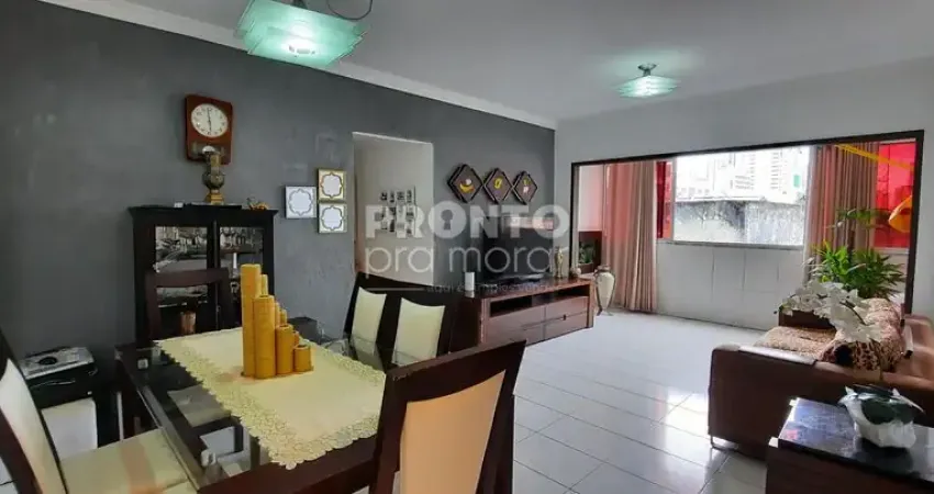 Apartamento com excelente localização em boa viagem, próximo ao mar.