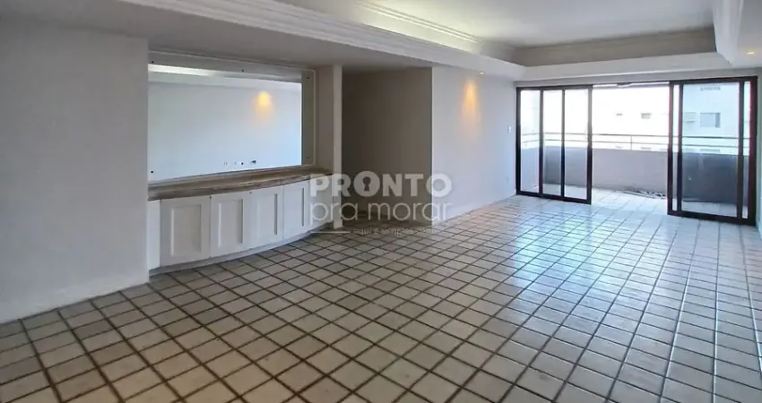 Apartamento com excelente localização em boa viagem, com 121,05m² de área útil.