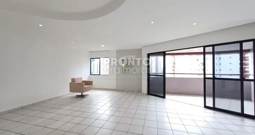 Excelente apartamento localizado no bairro de boa viagem, com 125,54m² de área útil.