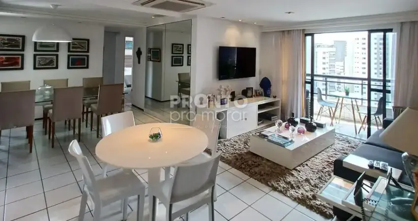 Esse é para quem procura um apartamento bem espaçoso e com lazer, proximo de tudo e ainda pode ir andando para praia !
