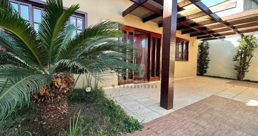Casa com 3 dormitórios à venda, 241 m² por R$ 790.000,00 - Jardim Vale dos Ipês - Varginha/MG