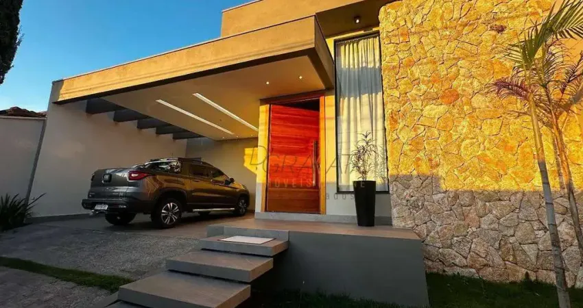 Casa com 3 dormitórios e piscina à venda, 169 m² por R$ 980.000 - Campos Elíseos - Varginha/MG