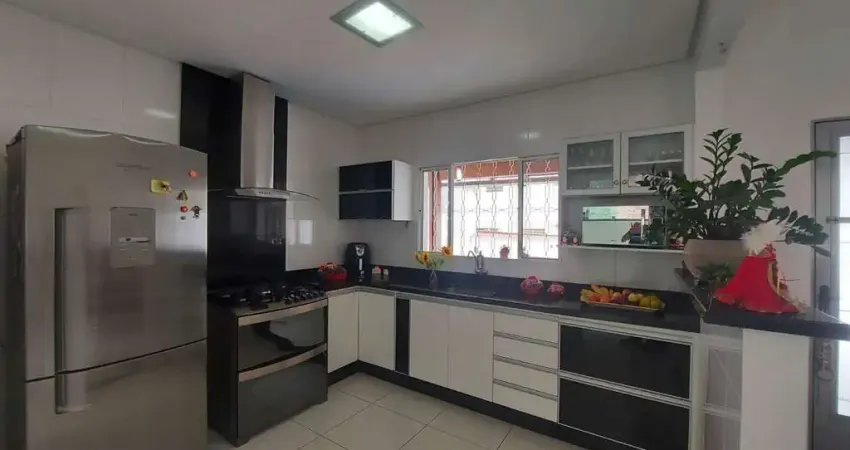 Casa com 3 quartos à venda na Avenida Cardoso de Menezes, Ana Lúcia, Sabará