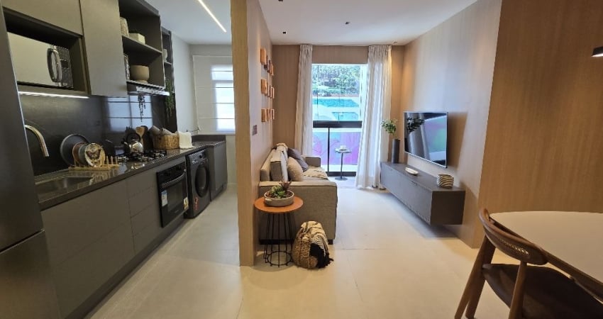 Três bons motivos para fazer do ARBORE o porto seguro da sua família.  Um projeto que se encaixa na sua vida: Gardens, apartamentos  de 1 e  2 quartos com e sem suíte, todos com varanda.