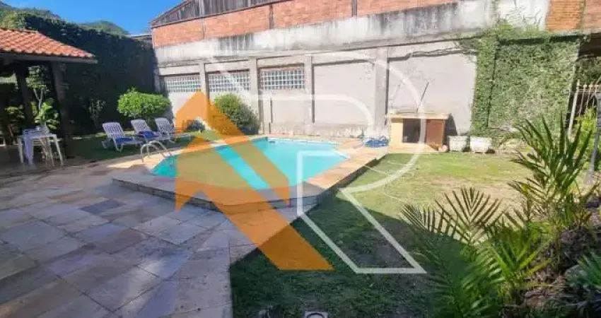 Aluguel de casa linear com 3 quartos, dentro de condomínio em itaipu, região oceânica de niterói, rj