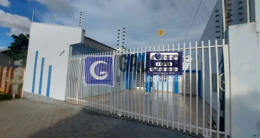 Casa no Centro Comercial / Residencial