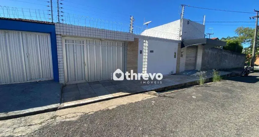 Casa com 4 dormitórios para alugar, 226 m² por R$ 3.000/mês - Cristo Rei - Teresina/PI
