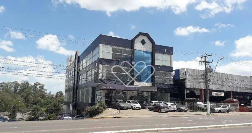 Sala Superior de 700m² com Iluminação Natural e Acabamentos de Alto Padrão