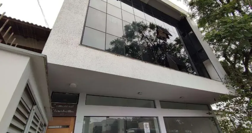 Sala comercial com 54m², elevador e vaga coberta no centro de Gravataí