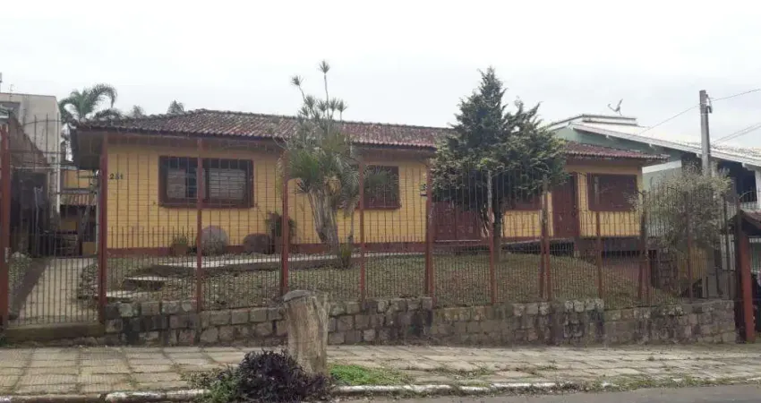 Casa para locação com 3 quartos, piscina e garagem no centro de Gravataí