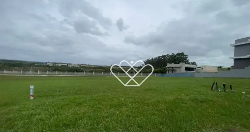 Terreno Exclusivo na Quadra de Entrada: A Fundação Perfeita para sua Casa dos Sonhos