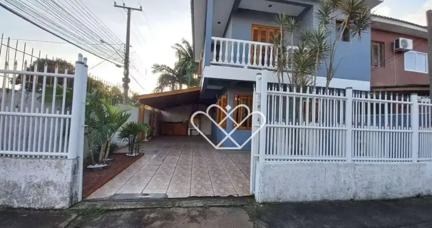 Sobrado Charmoso com 2 Dormitórios e Área Gourmet no Parque dos Eucalíptos