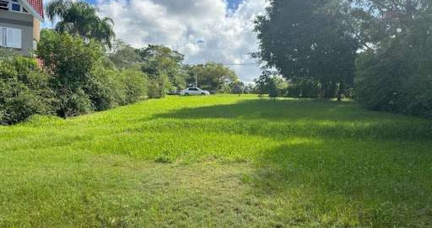 Terreno Exclusivo de 1500m² em Condomínio de Alto Padrão