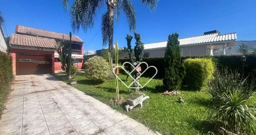 Casa com piscina e 3 dormitórios no bairro Passo das Pedras
