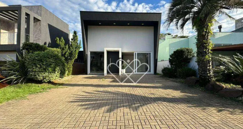 Casa com piscina à venda no bairro Villa Lucchesi com 2 quartos e espaço gourmet completo