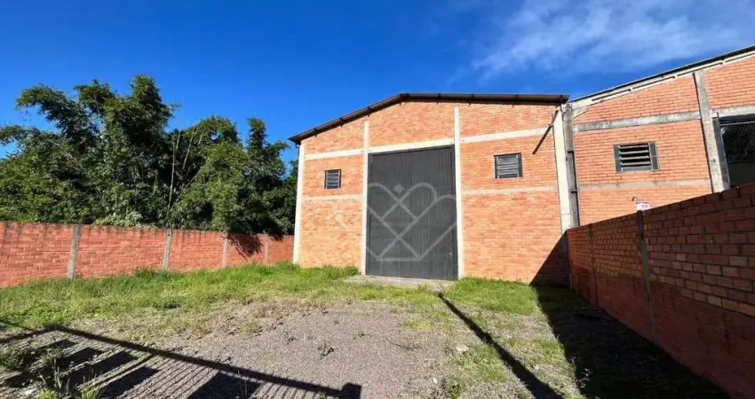 Pavilhão Comercial com Pátio Fechado em Localização Estratégica