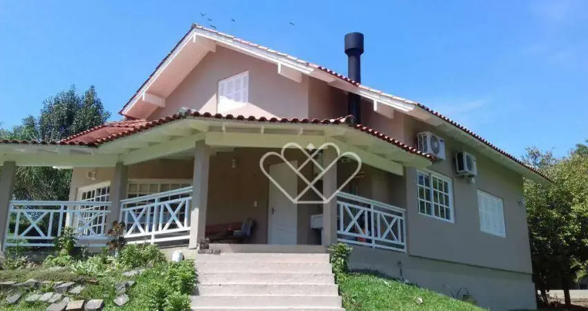 Casa mobiliada à venda no Paragem dos Verdes Campos com amplo terreno e suíte