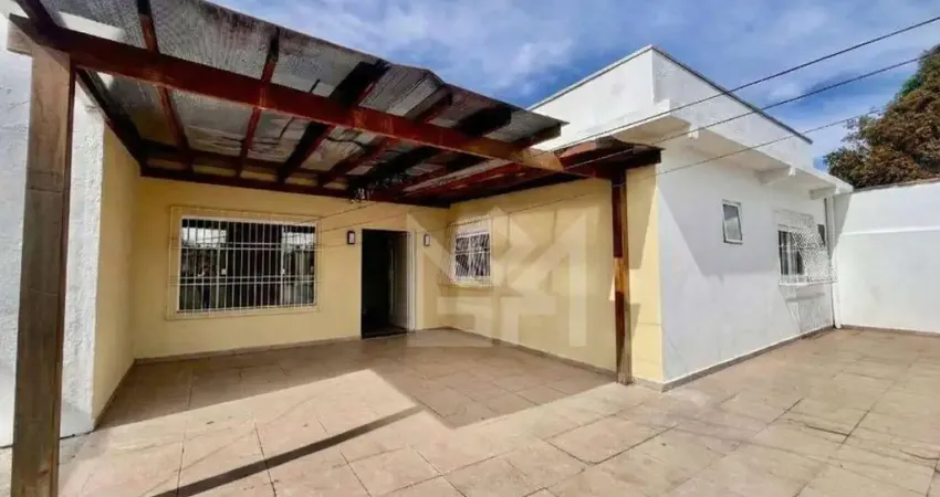 Casa à venda com ampla área e alto padrão no bairro vila vista alegre em cachoeirinha