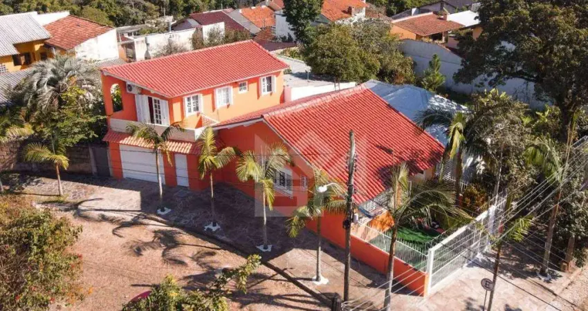 Casa com 3 quartos à venda na Rua Alfredo Varela, Teresópolis, Porto Alegre