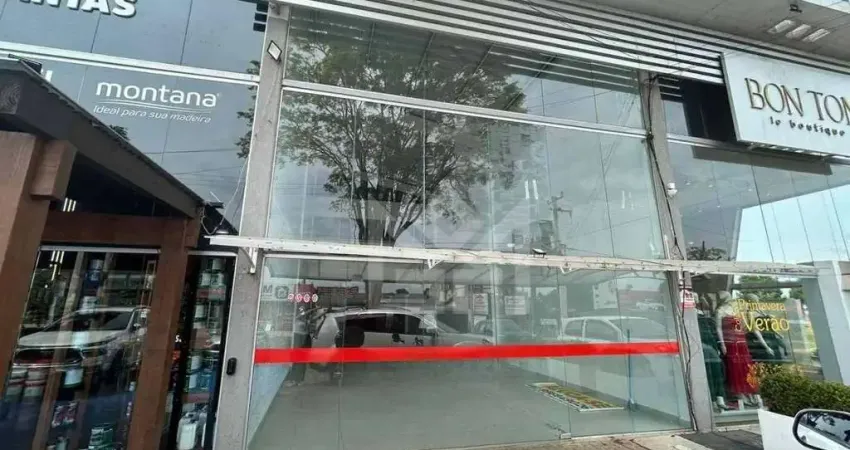 Loja ampla para alugar no santa cruz com ótima área comercial