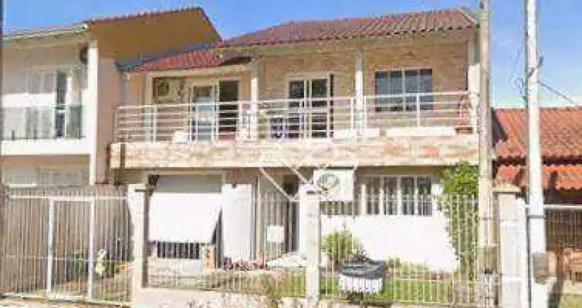 Casa espaçosa com excelente área e integração de ambientes em bairro estratégico