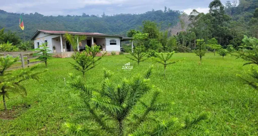 Sítio para Venda em Sombrio, GARUVA, 3 dormitórios, 1 suíte, 1 banheiro, 1 vaga