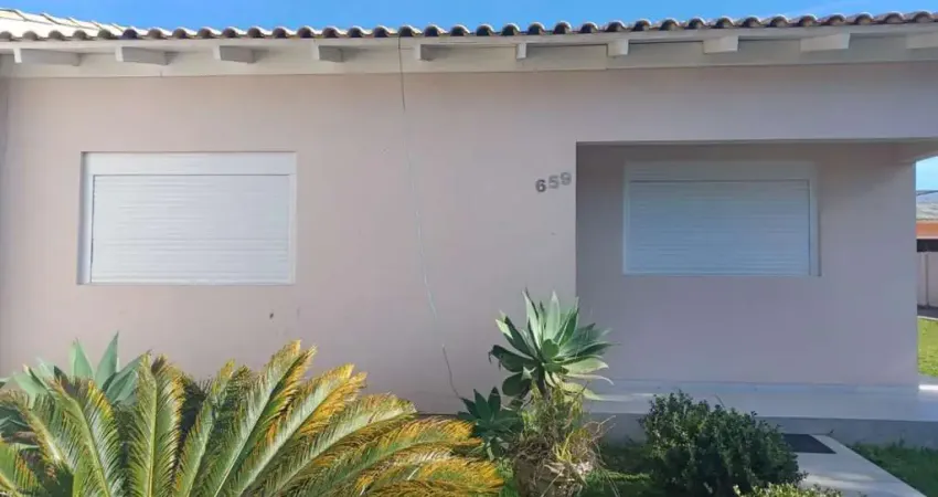 Casa para Venda em Sombrio, São Luiz, 3 dormitórios, 1 suíte, 1 banheiro, 3 vagas