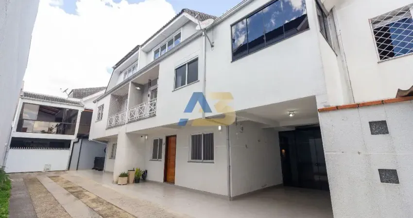 Sobrado Semimobiliado 3 Quartos à Venda no Xaxim | Curitiba