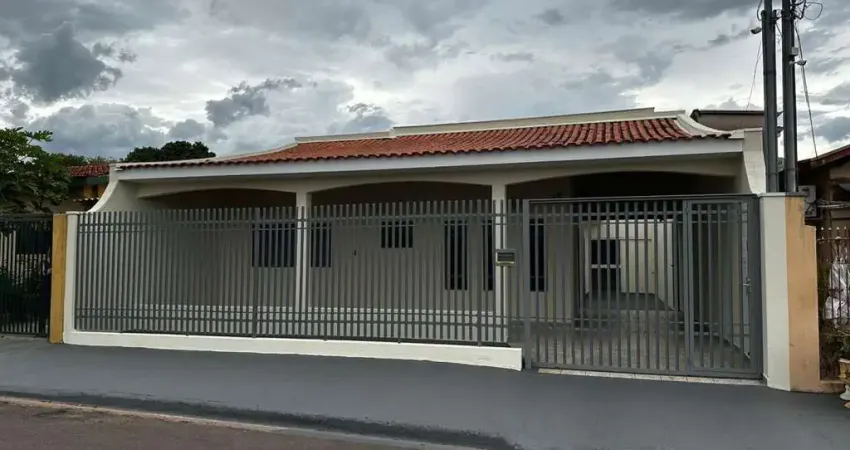 Casa para Venda em Presidente Prudente, Parque Furquim, 4 dormitórios, 1 suíte, 3 banheiros, 2 vagas
