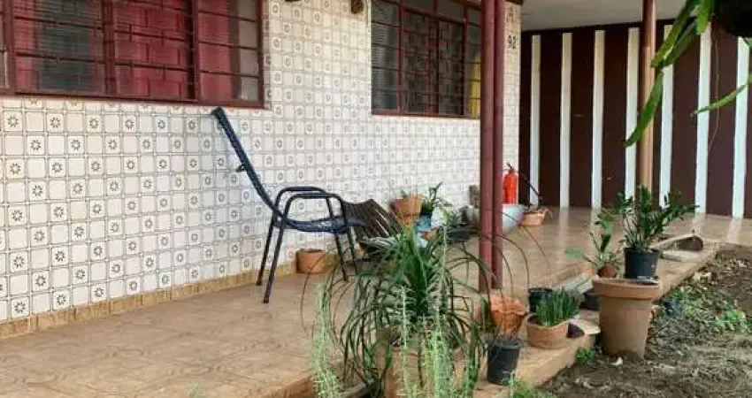 Casa para Venda em Presidente Prudente, Vila Roberto, 3 dormitórios, 1 suíte, 3 banheiros, 2 vagas