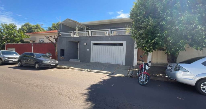 Casa para Venda em Presidente Prudente, Vila Machadinho, 3 dormitórios, 1 suíte, 3 banheiros, 4 vagas