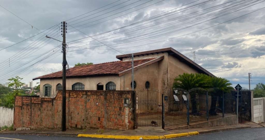 Casa para Venda em Presidente Prudente, Jardim Planalto, 3 dormitórios, 1 suíte, 3 banheiros, 2 vagas