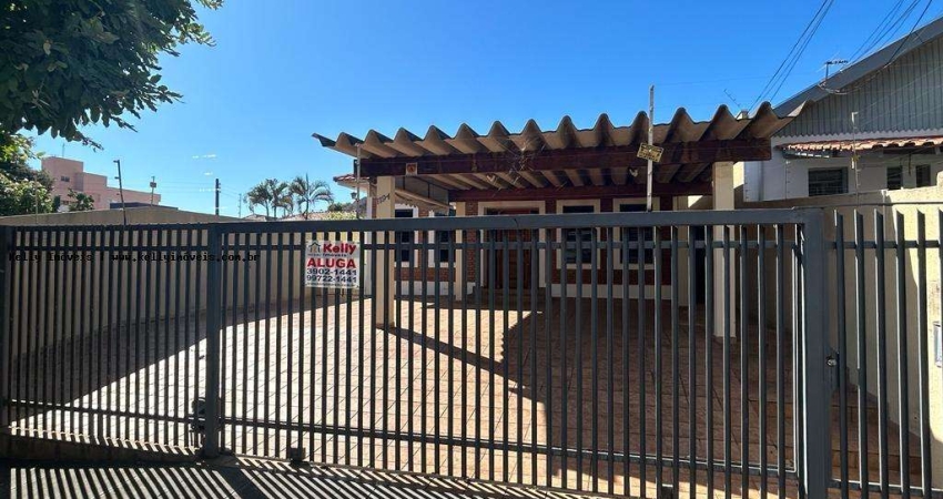 Casa Comercial para Locação em Presidente Prudente, Vila Ocidental, 3 dormitórios, 1 suíte, 4 vagas