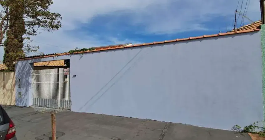 Casa para Locação em Presidente Prudente, Parque Imperial, 2 dormitórios, 1 banheiro, 1 vaga