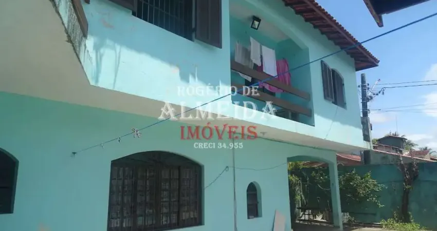 Sobrado com 3 quartos na praia, Itanhaém - R$ 350 mil