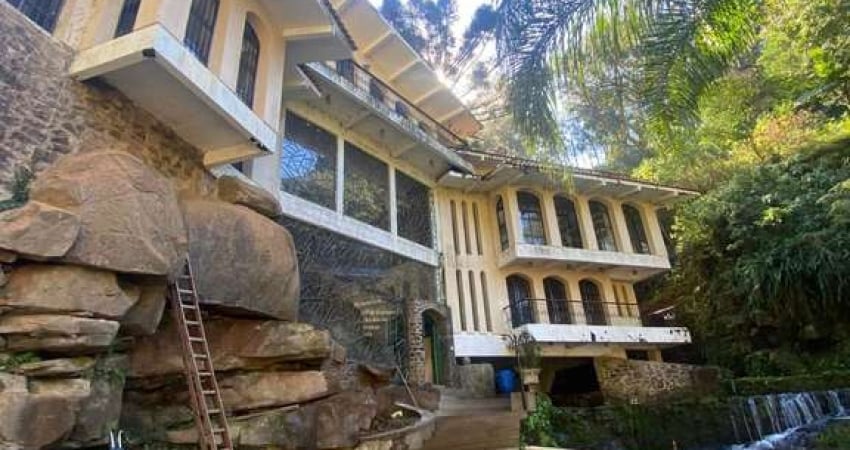 Casa com 6 quartos à venda no Galópolis, Caxias do Sul 