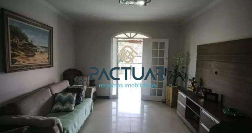 Casa com 4 Quartos e 2 banheiros para Alugar, 234 m² por R$ 4.600/Mês