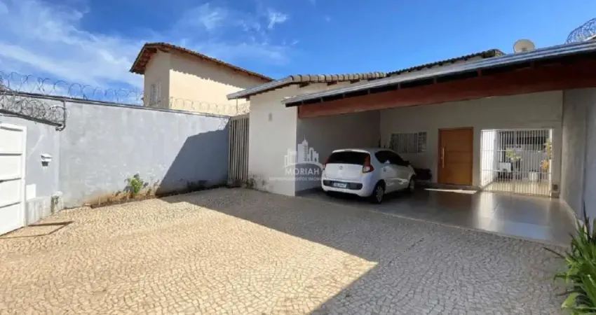 Casa com 3 quartos à venda na Rua Bento de Faria, Carajás, Uberlândia