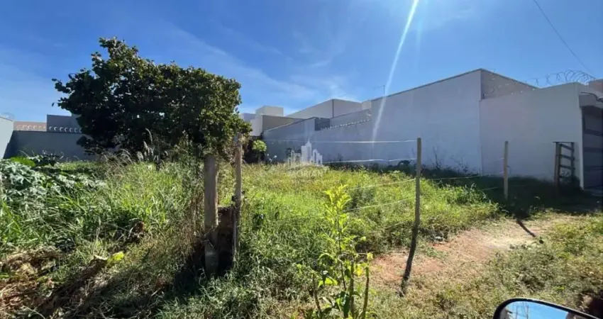 Terreno à venda na Rua Marselha, Laranjeiras, Uberlândia
