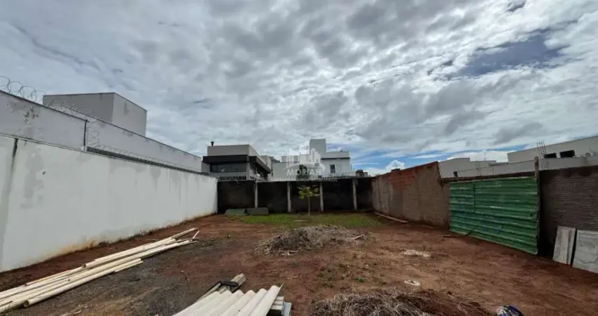 Terreno à venda na Rua Transição, 10, Laranjeiras, Uberlândia