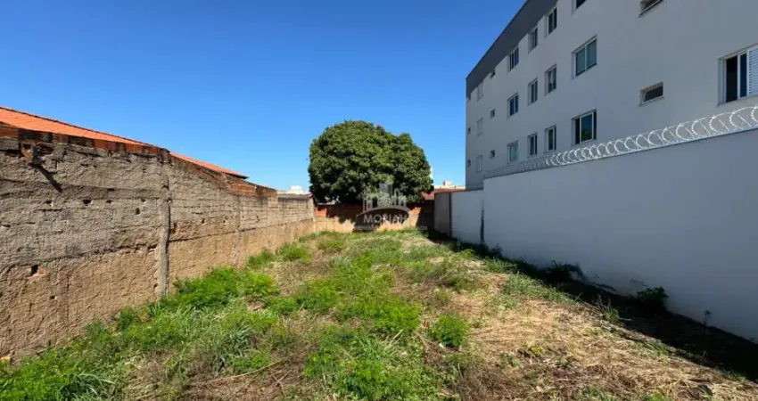 Terreno à venda na Rua Domingos de Freitas, Conjunto Segismundo Pereira, Uberlândia
