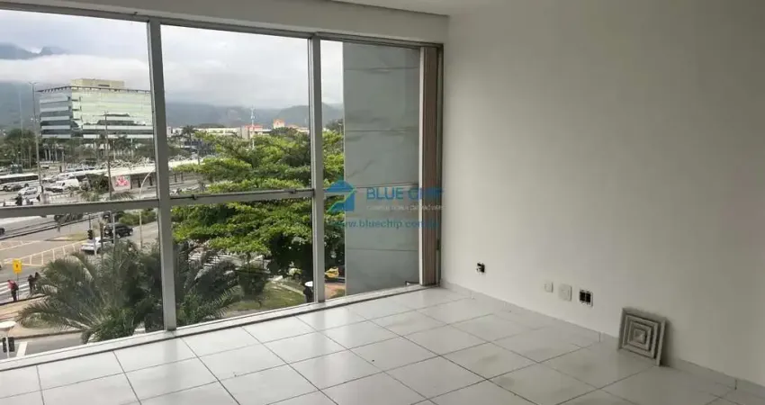 Sala para locação no edifício blue chip - barra da tijuca, com 57 m² por r$2.500,00