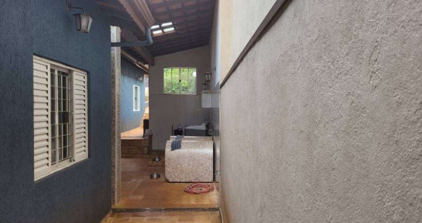 LINDA CASA COM TERRENO DE 400 m² À VENDA  NO CENTRO - JUNDIAÍ SP